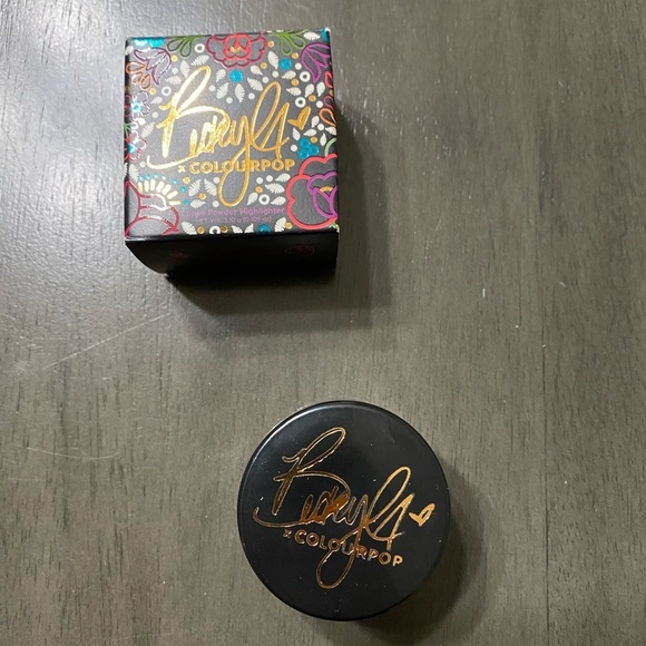 Becky G X ColourPop Loose Highlighter Powder Princesa - Picture 2 of 4